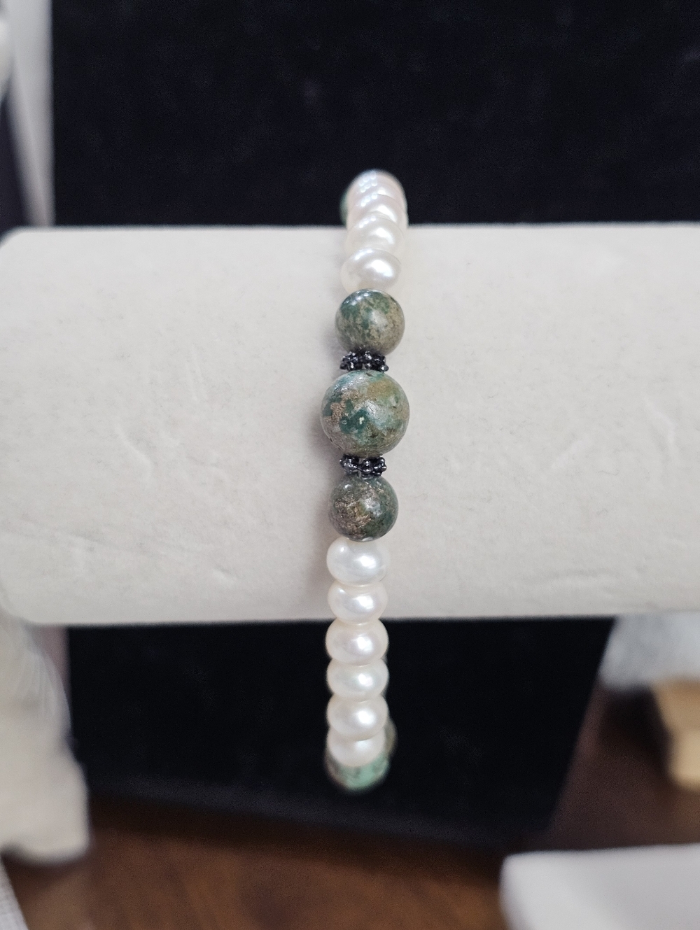 Freshwater Pearls and Kambaba Jasper Bead Bracelet Adjustable up to 7 3/4 Inches - Picture 8 of 8